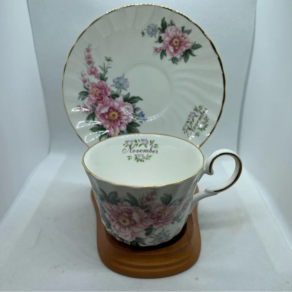 November Tea Cup Crown Victorian Fine Bone China Staffordshire England VTG